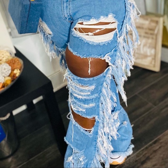 Shredded plus size denim jeans with fringe detail - Picture 4 of 6